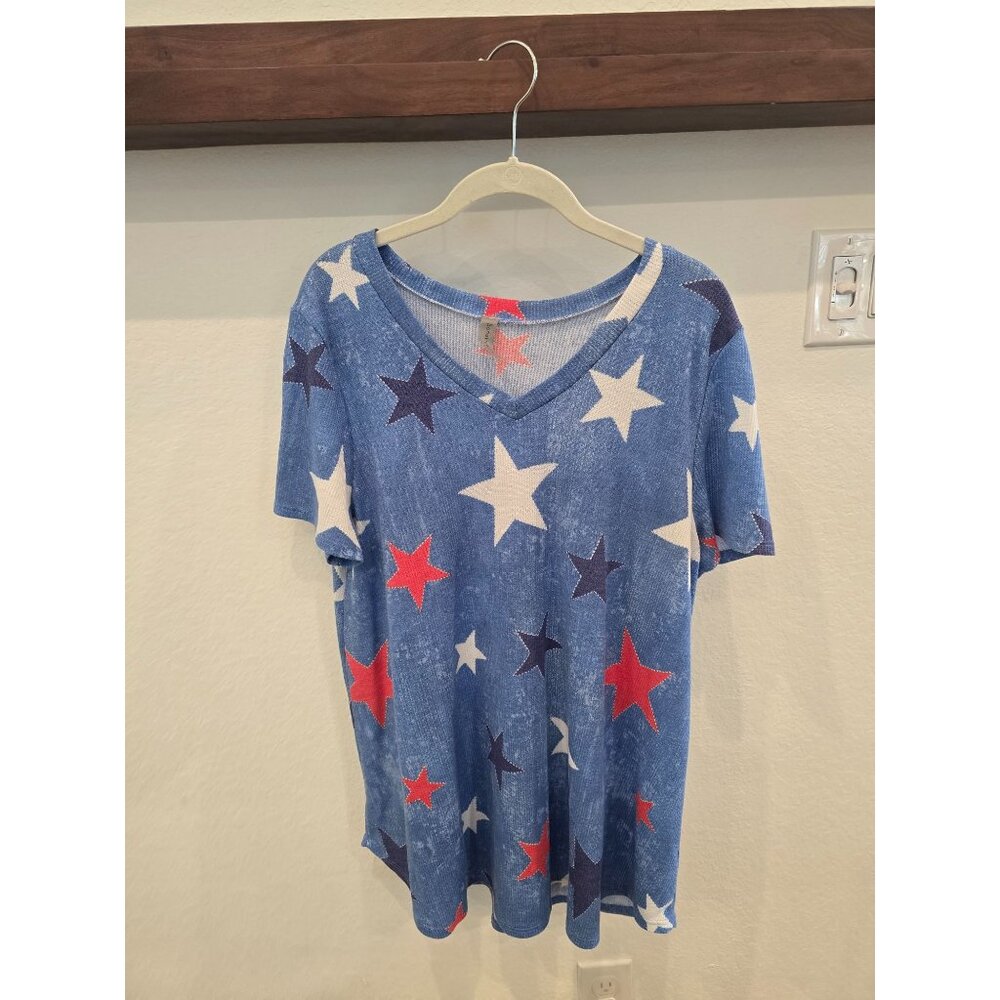 Star-Printed Blue Honeyme Curvy Short-Sleeve Stretch V-Neck Top - Womens Size XL